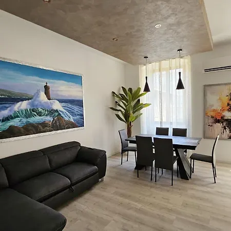 Vanity House * לה ספציה