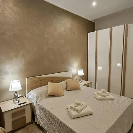 Vanity House Apartment *